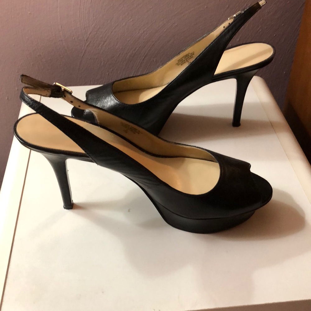 Ladies sling back dress shoes